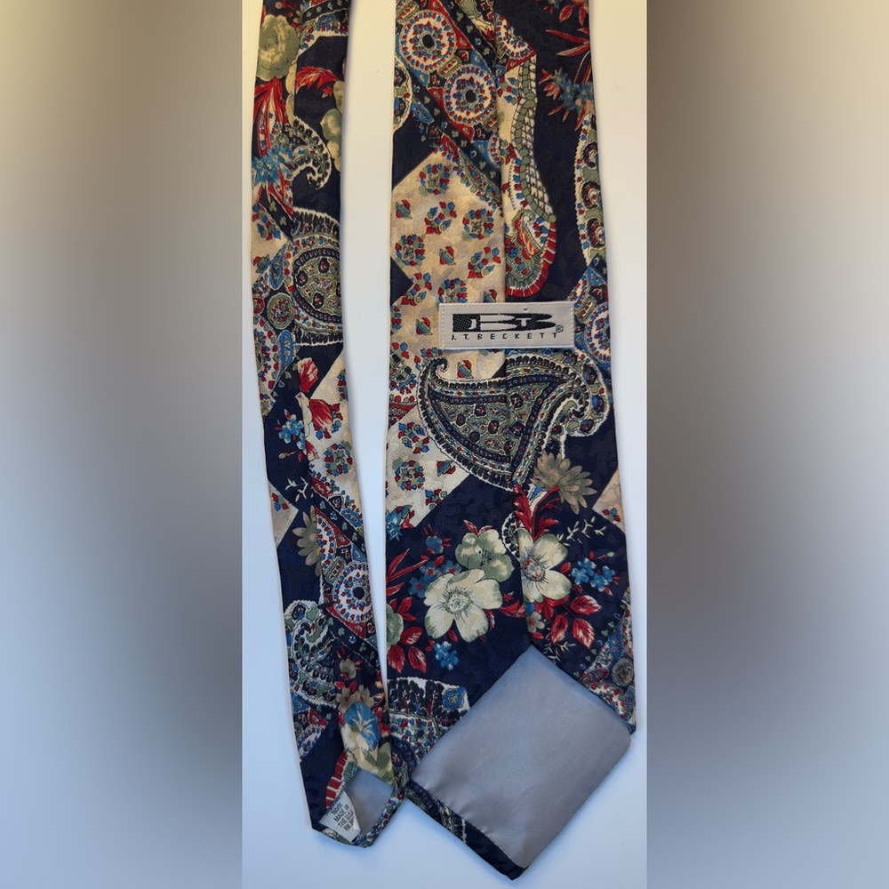 Vintage Floral Paisley Men's Tie J T Beckett 59 inch